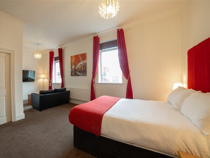 The Douglas Hotel 3*
